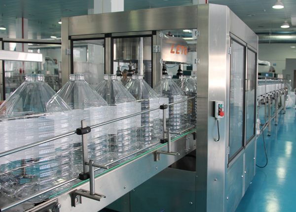 Three labels rotary cold glue labeling machine(body lable,back lable,neck lable)